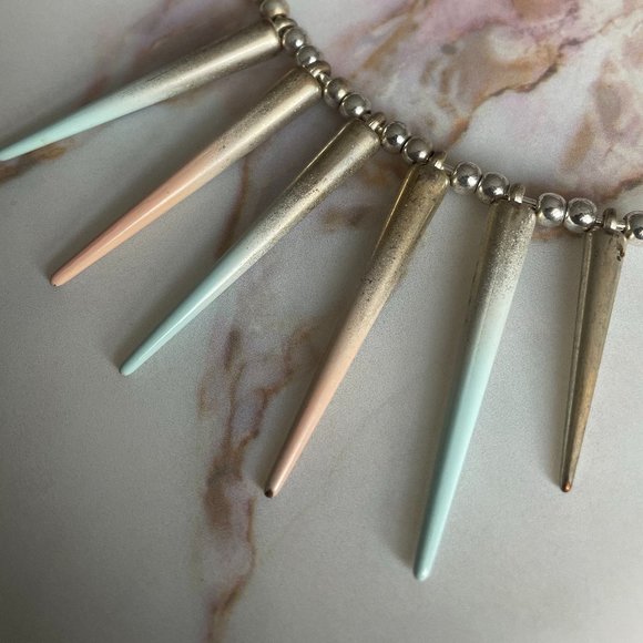 SUNBURST COLLAR NECK - Picture 1 of 3